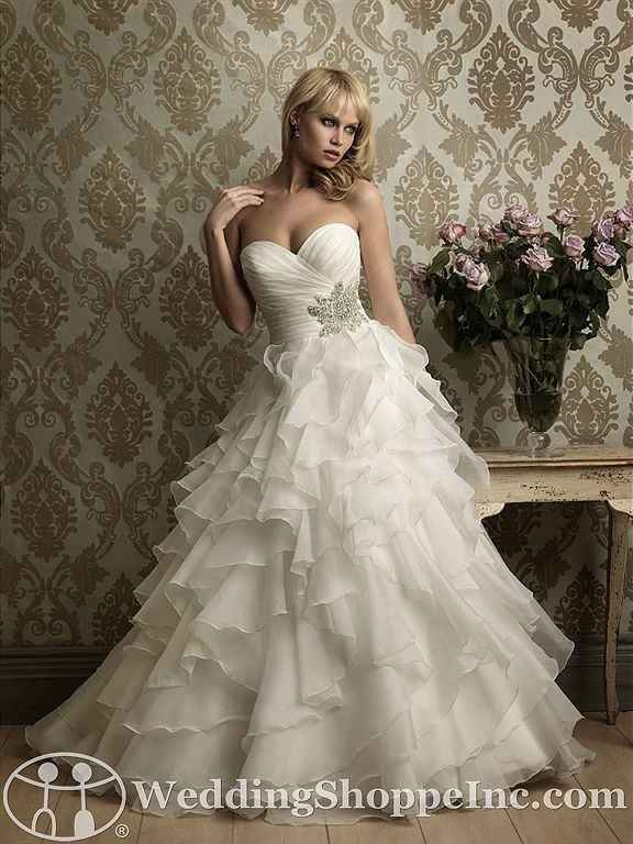 Can i see some dresses?!?!?!?