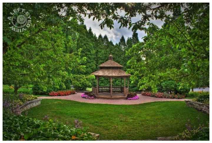 How to decorate the gazebo?