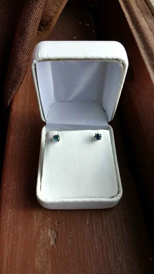 Can I see your wedding jewelry?