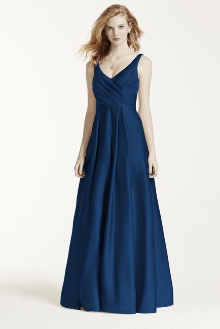 SHOW ME YOUR NAVY BLUE BRIDESMAIDS DRESSES.