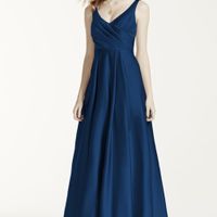 SHOW ME YOUR NAVY BLUE BRIDESMAIDS DRESSES.