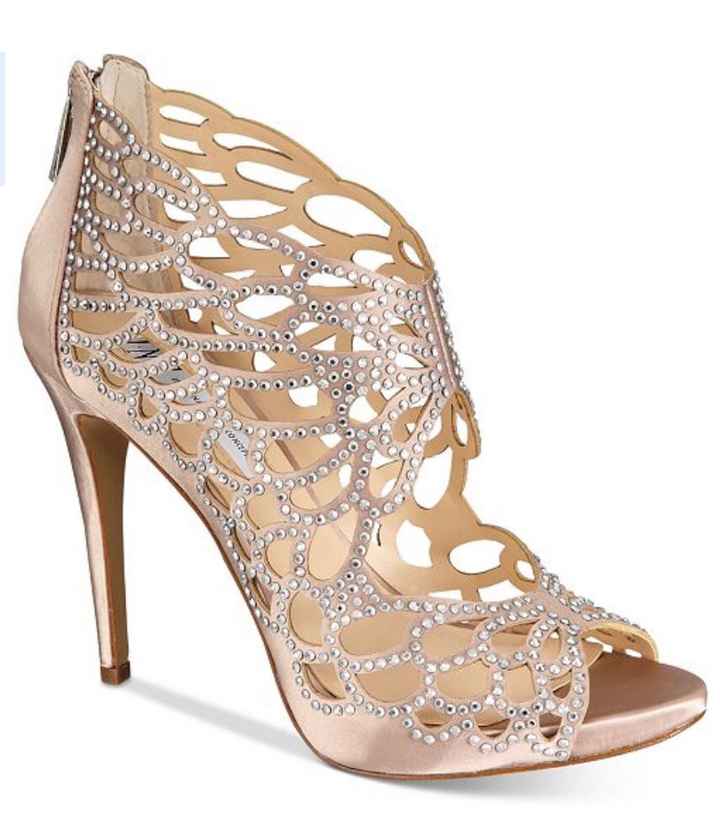 Let me see your shoes! -or lack of- *pic Included* - 1