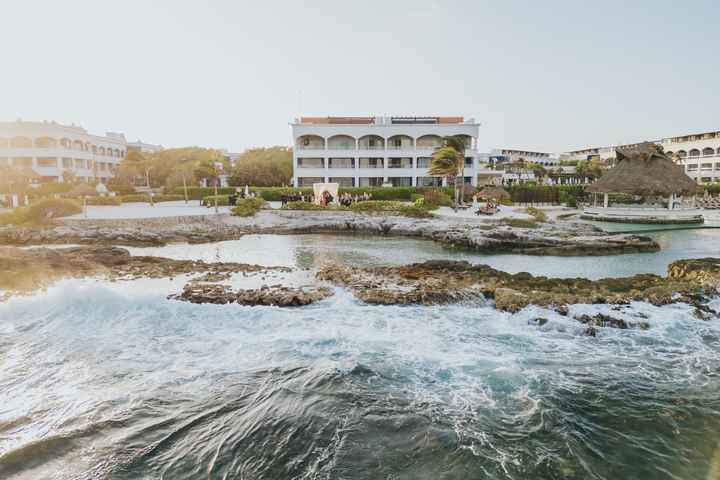 destination wedding was soooo Smart!!! July outdoor ceremony venue was the best choice i ever made -