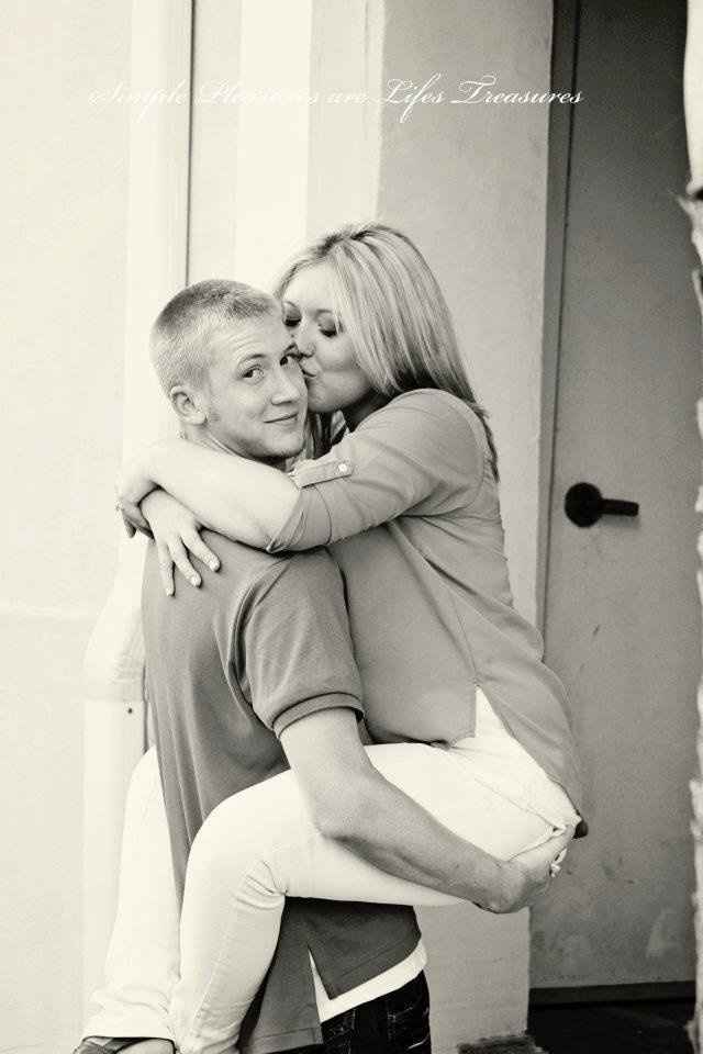 More Engagement Pics =)