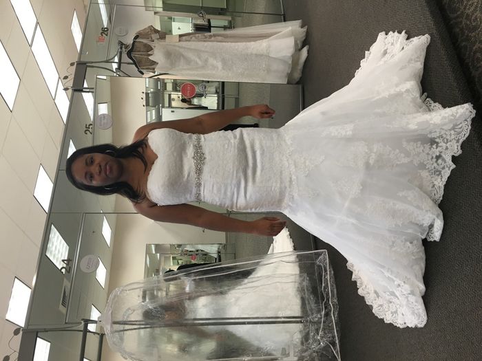 I looove dress threads! Are you rocking white?