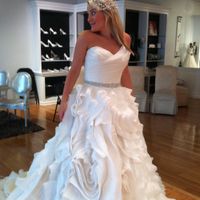 I can finally participate in dress porn posts with pictures of MY dress with ME in it!!!!
