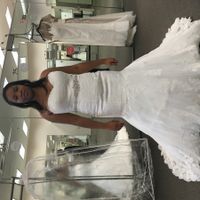 I looove dress threads! Are you rocking white?