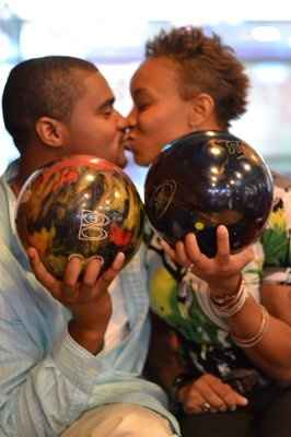 We've seen must have wedding pics - what about must have engagement pics? Let's hear some ideas!