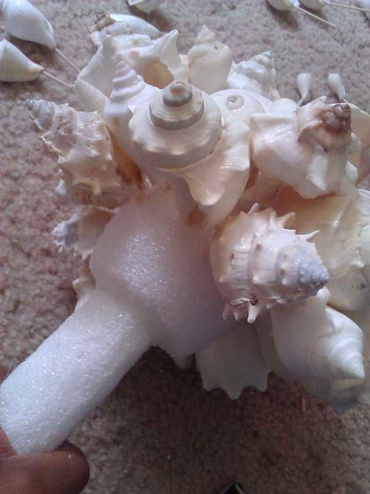 Beach Brides...  or Beach theme wedding.  DIY Seashell Bouquet (w/pictures)