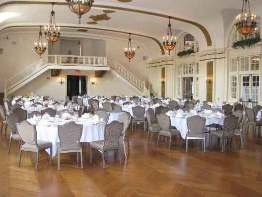 Help! I don't know what to do for centerpieces