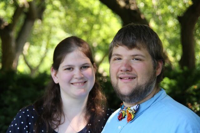 Plus-Sized Engagement Pictures Help