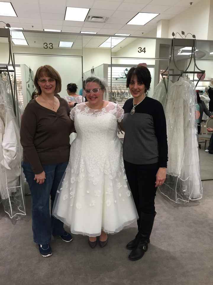 Anybody have a short/tea length wedding dress??  ETA Pic!!!