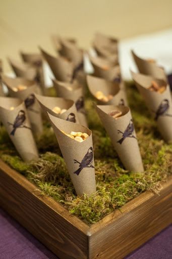 Need Mountain themed wedding decor ideas 14