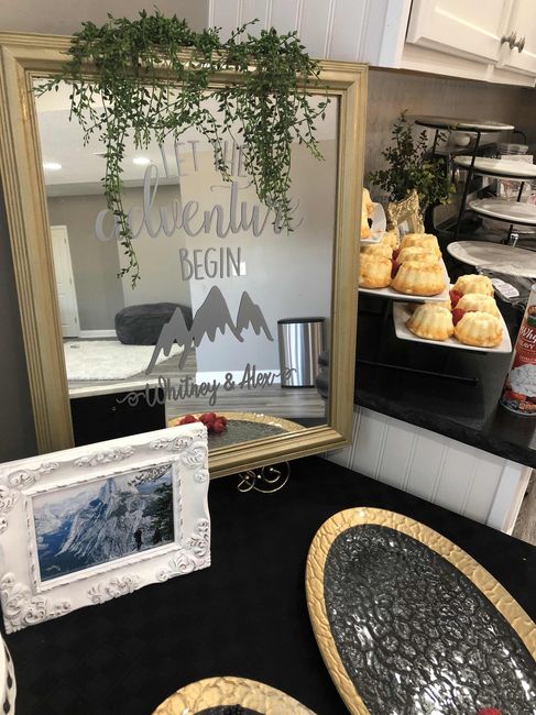 Need Mountain themed wedding decor ideas 17