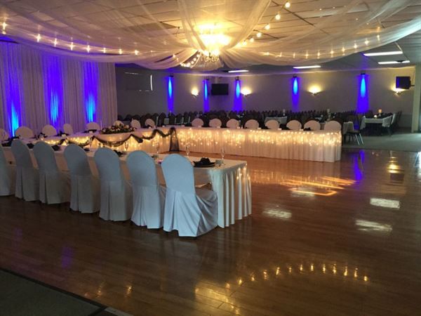 Pictures of decorated venues where you can't hang anything?? 14
