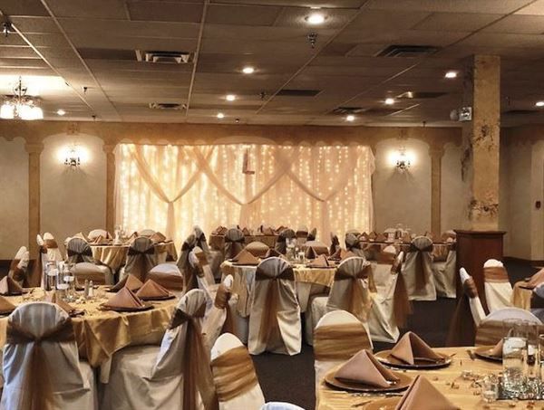 Pictures of decorated venues where you can't hang anything?? 8