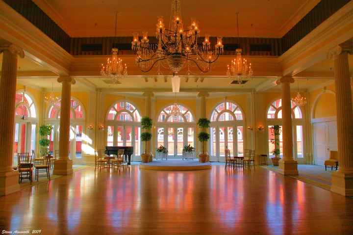 Can I get some venue / dress porn?