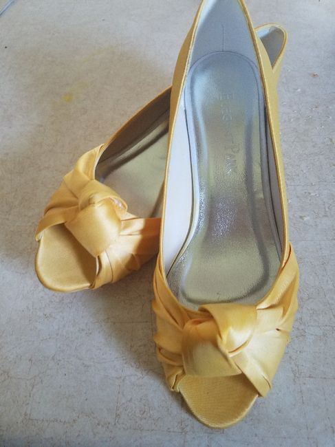 Yellow shoes diy 1