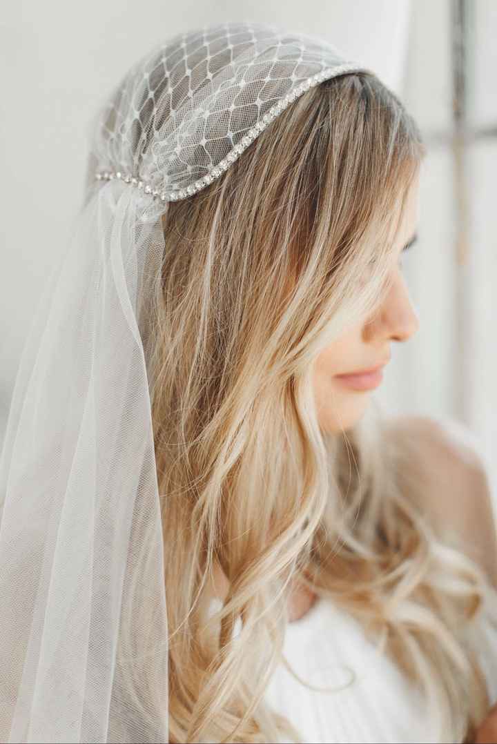 Stuck between two veils- can’t decide!! - 4