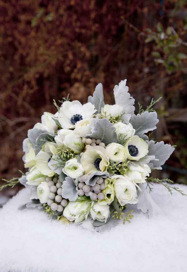 Bouquets for a Silver theme? - 1