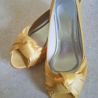 Yellow shoes diy - 1
