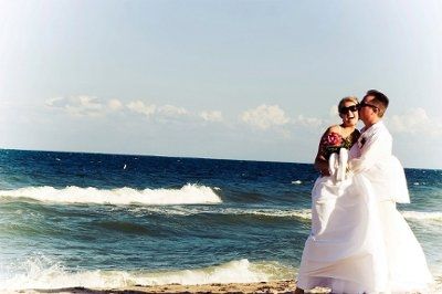 Anyone have beach wedding photos I can look at?
