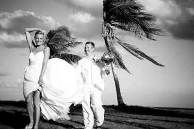 Anyone have beach wedding photos I can look at?