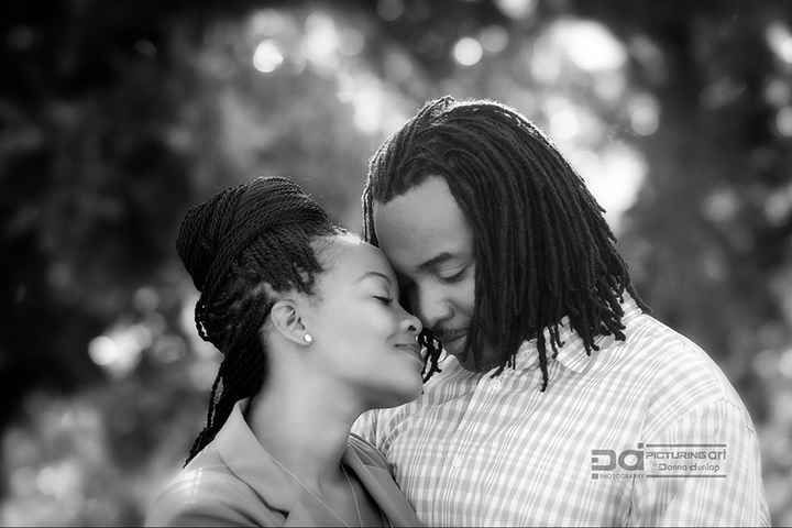 Finally....some pics that I love!!  New engagement pics!