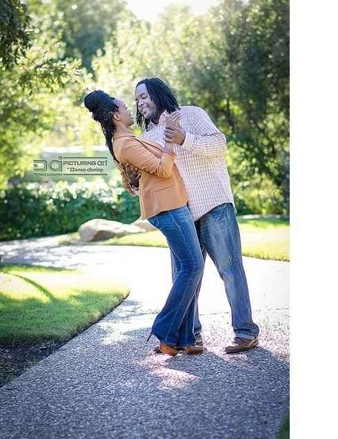 Finally....some pics that I love!!  New engagement pics!