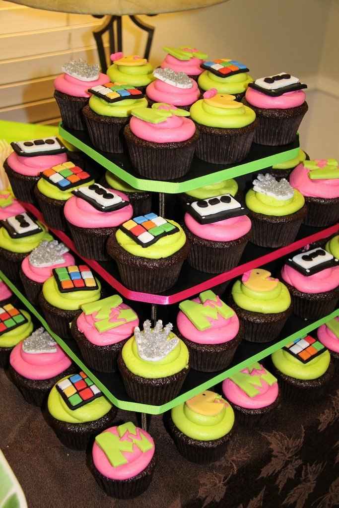 80s themed wedding ideas..How to make it tasteful not tacky?