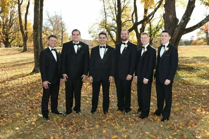Does the groom have to match the groomsmen?