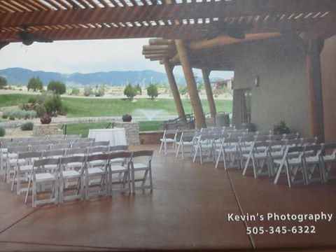 Indoor or outdoor ceremony?