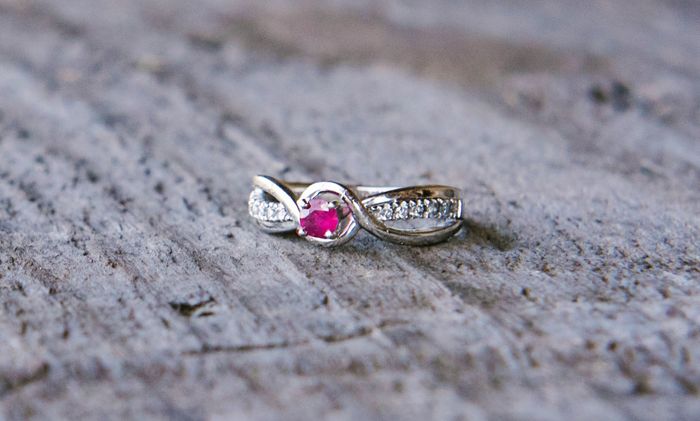 SPINOFF: Whether you like your engagement ring or not, let's see them!