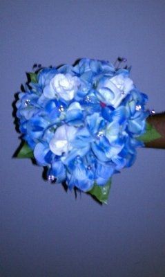 let see yours or bridemaids DIY Silk Flower Bouquets!