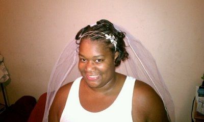 **pics**Lets see your veil... I want two is that weird?