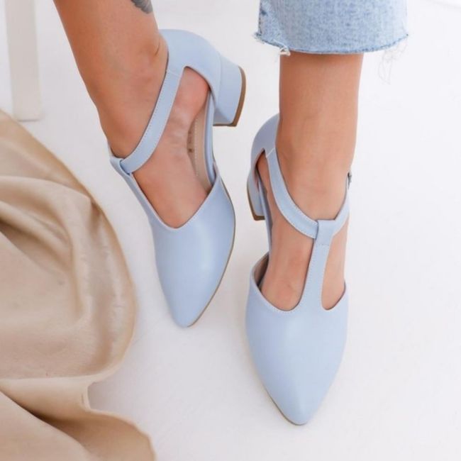 Flats or Heels???? 1