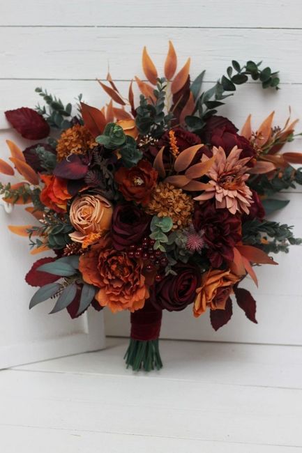 What flowers are best for fall weddings? 1
