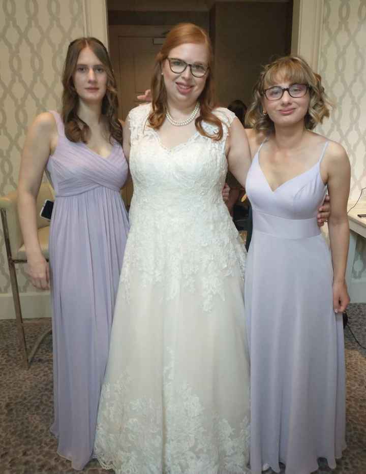 How many bridesmaids is too little? - 1