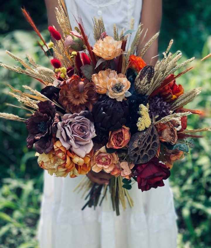 What flowers are best for fall weddings? - 3