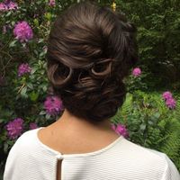 How are you planning to do your hair for the big day?