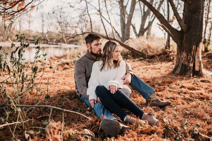 Favorite Engagement Photos 📸 - 3