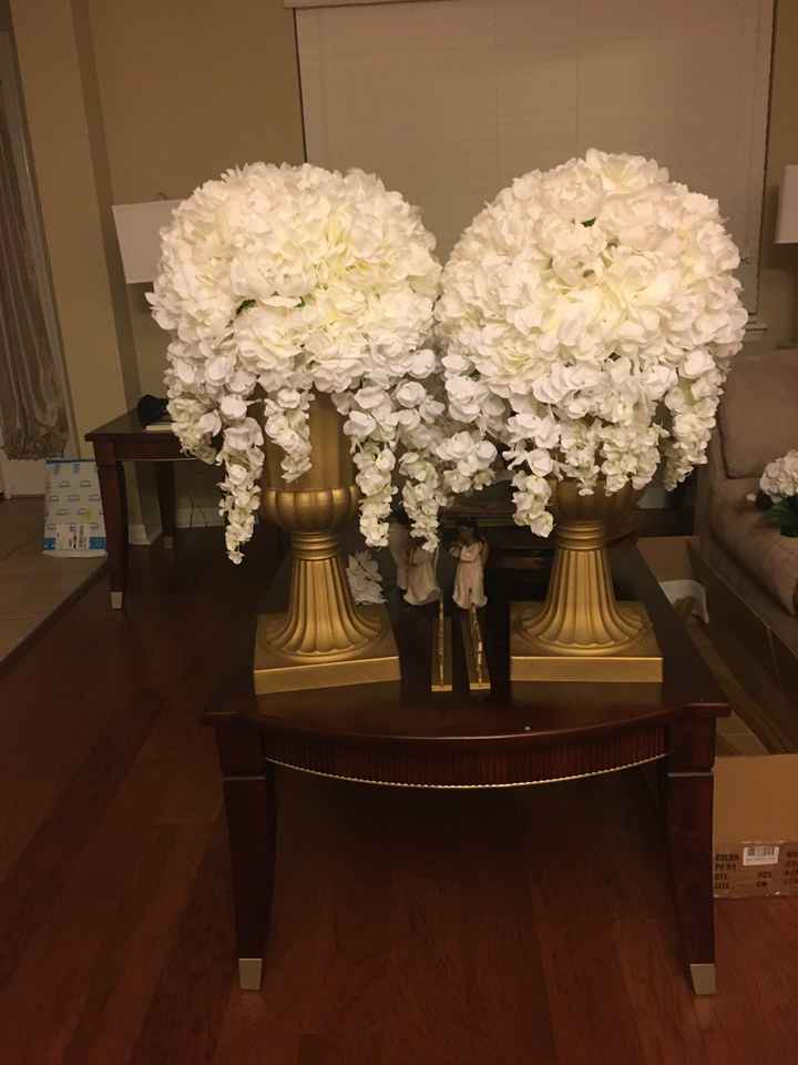 Artificial flowers for table decorations - 1