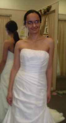 post your wedding  dress pic thanks.