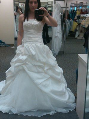 wedding dresses!!! pics!!!