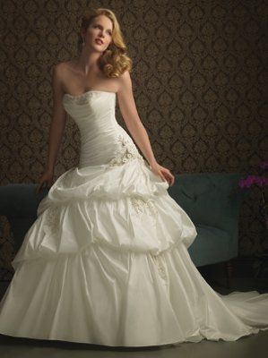 wedding dresses!!! pics!!!