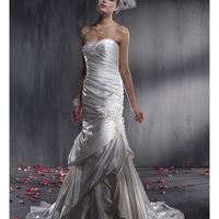 Short brides, show me your wedding dresses