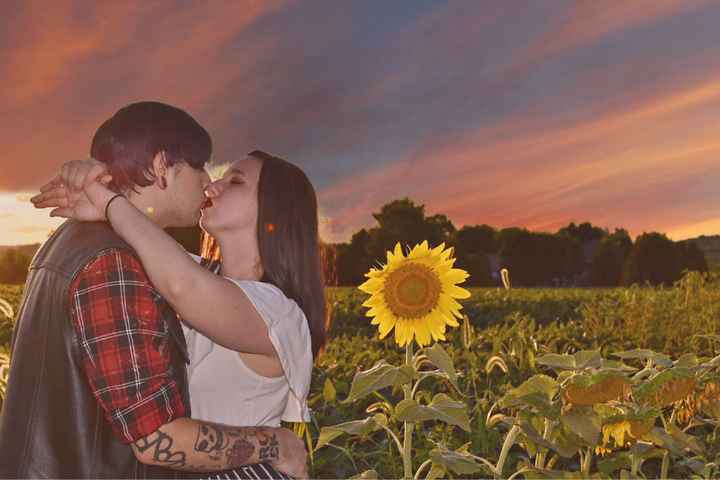 Drop an Engagement Pic with your Date & venue location - 1