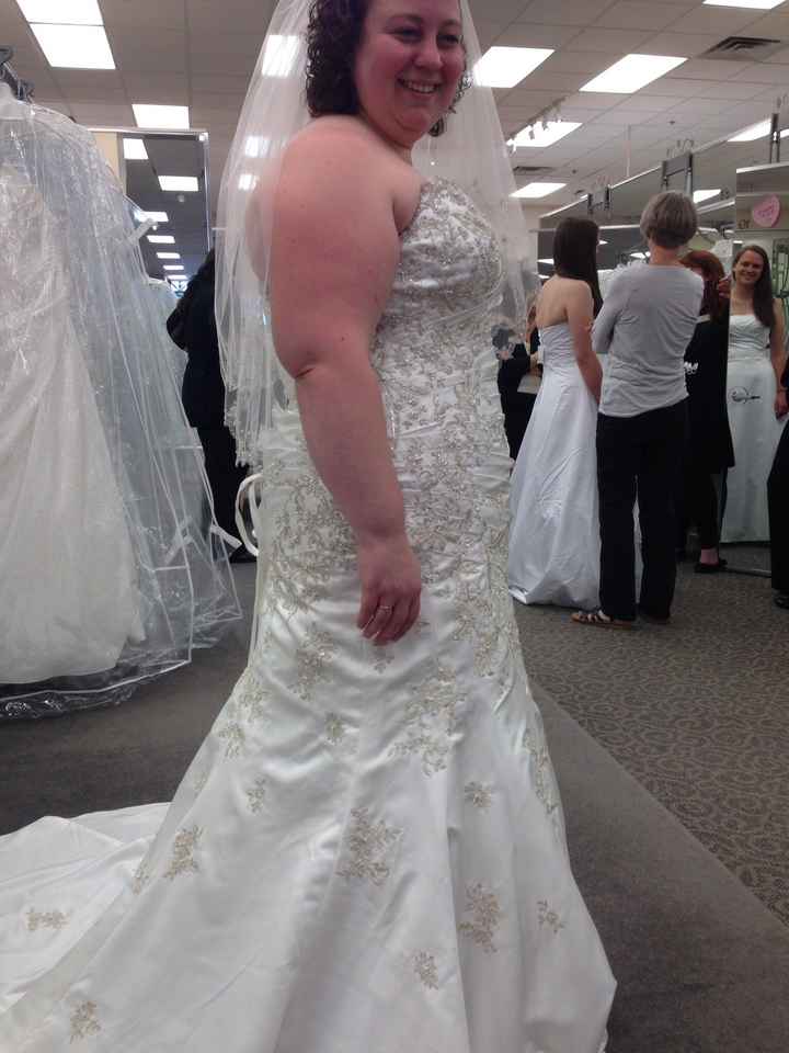 I need more dress porn in my life...