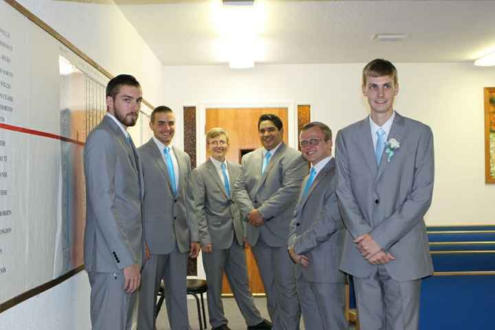 Groomsmen suits disaster