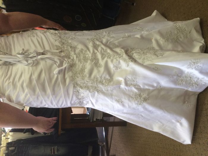 Plus-size brides: Dress silhouette?